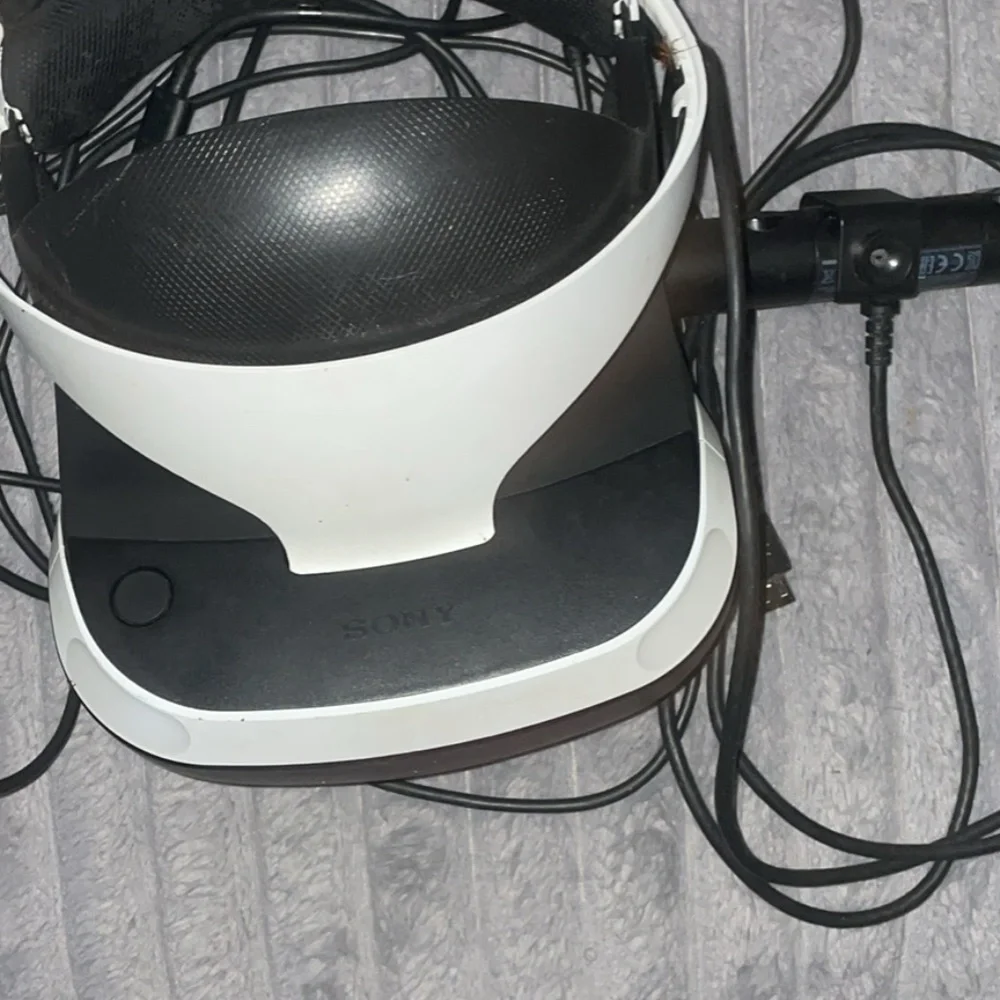 Used but New PlayStation Vr with controllers and PlayStation camera